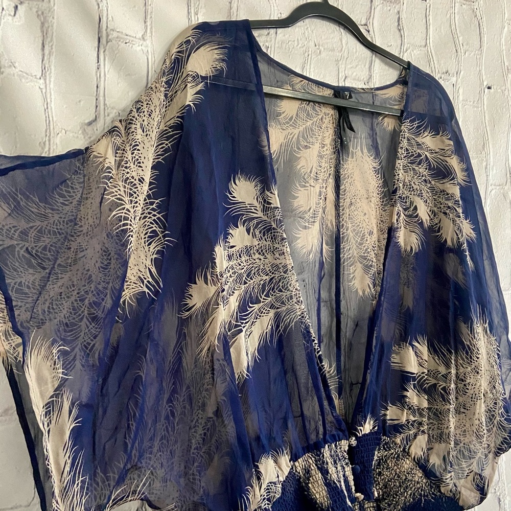 Women’s blouse - Picture 2 of 2